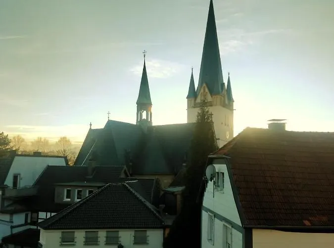 Dachgeschosswohnung Mit Klimaanlage In Bester Lage